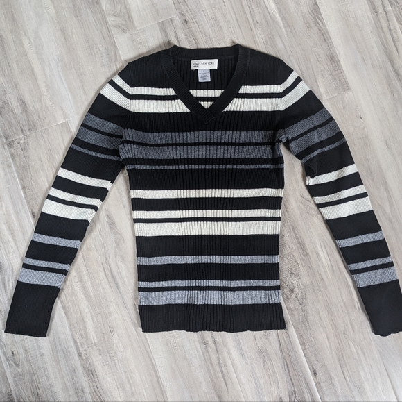 Jones New York Black and White Striped V Neck Sweater Size Small - Picture 4 of 4